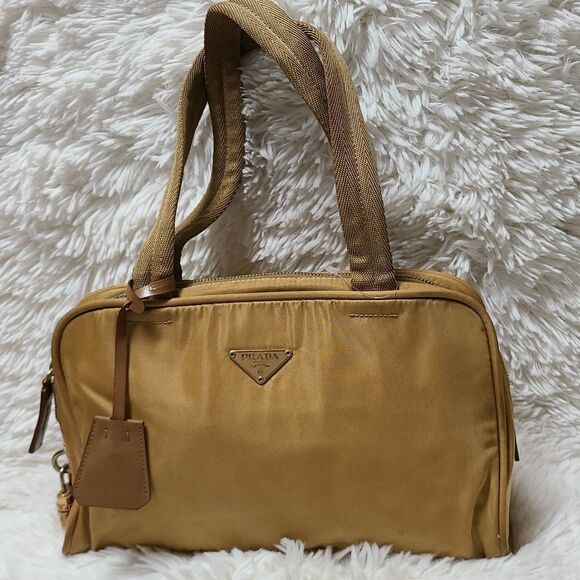 💯 Authentic Prada handbag 🍀 - Picture 1 of 16